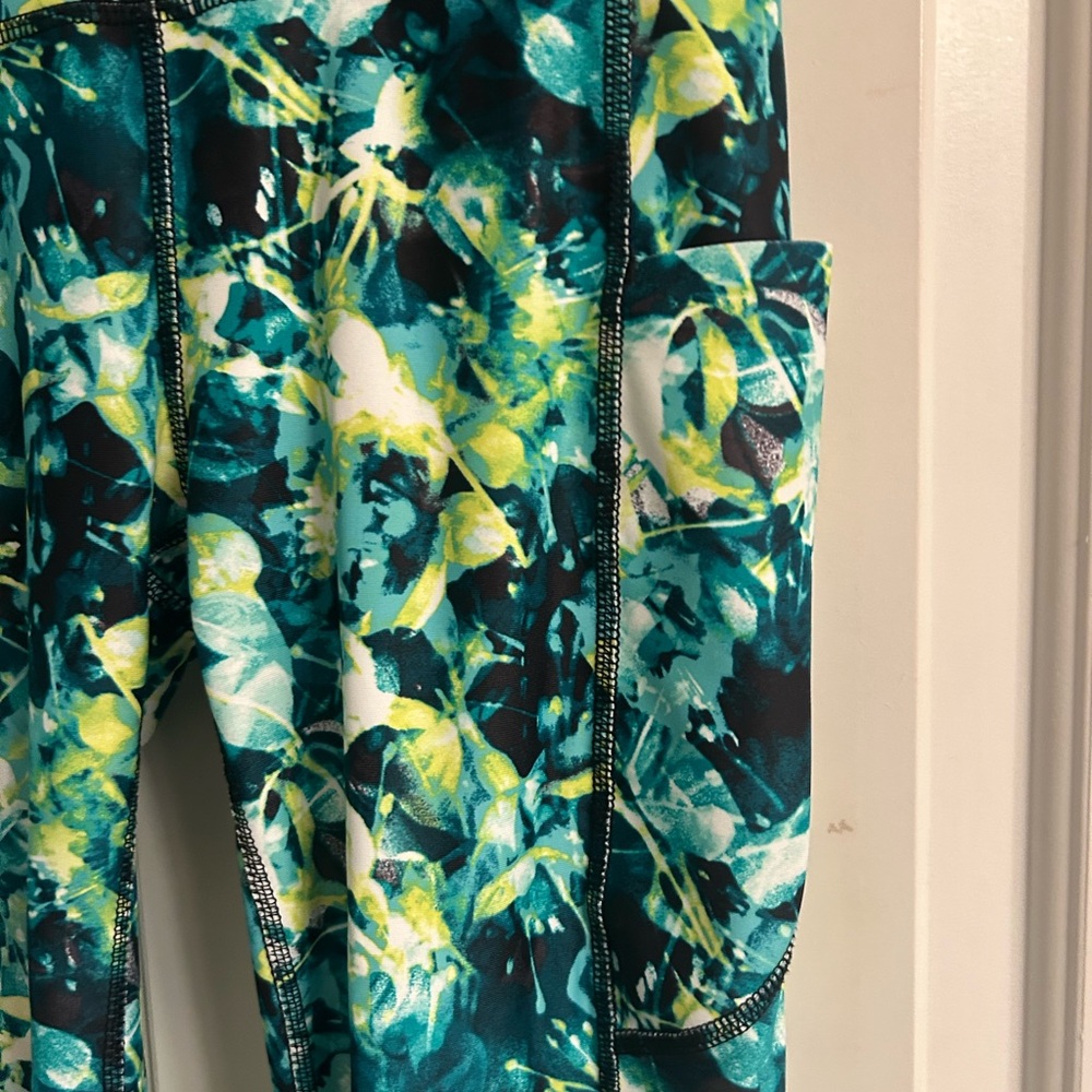 Xersion Quick-Dri Capri - Picture 6 of 11